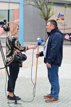 Parada po Bihaću - intervju z lokalno televizijo